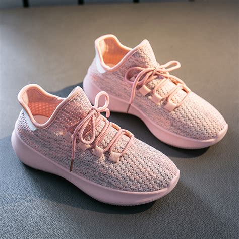 women's sneakers with breathable mesh